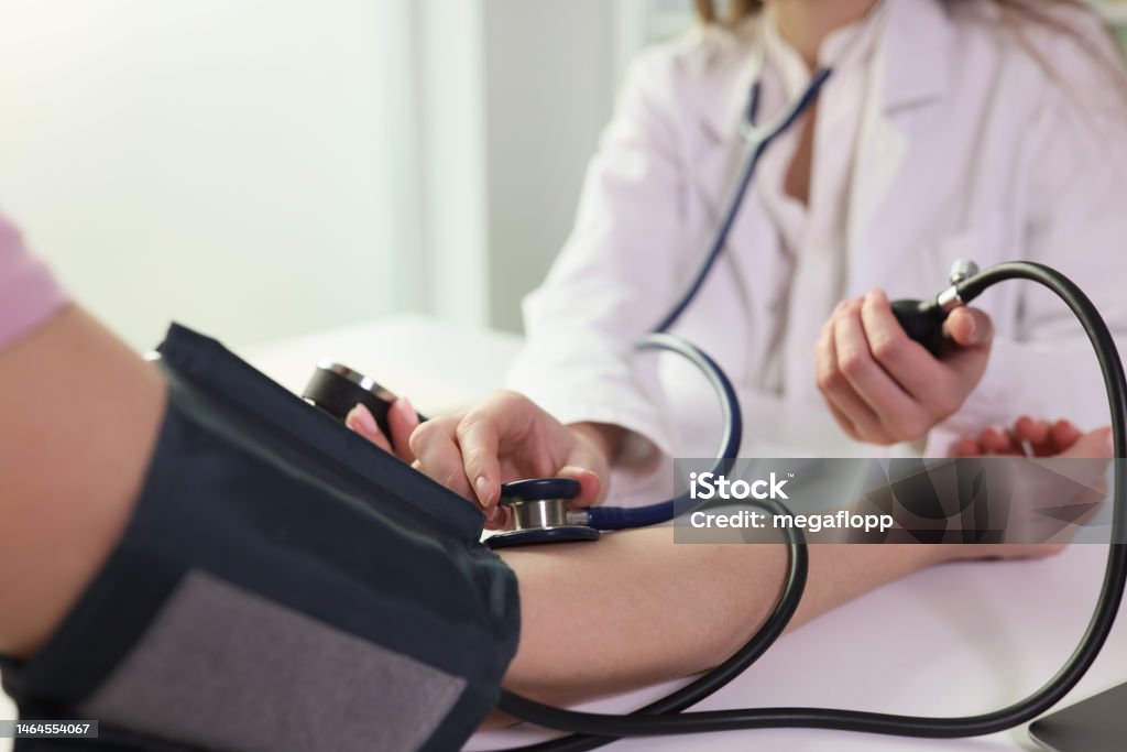 ¿Cuánto hay que bajar la presión arterial en pacientes diabéticos?