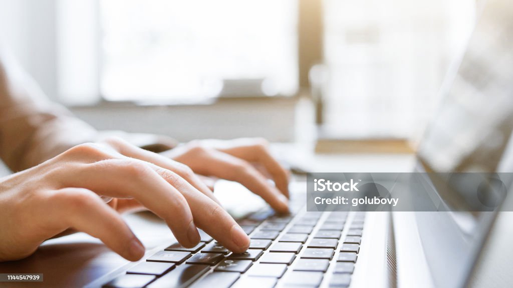 ¿Escribir a mano o en un teclado?